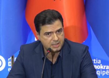 Pse dolët publikisht vetëm pas arrestit të Berishës? Basha: S’jam pjesë e telenovelës. Ka 2 vjet që Rama sheh telenovelë falas…!
