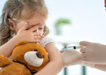 Fruthi, ISHP: Vaksinë edhe nën 1 vjeç, një dozë duhet ta marrin edhe nënat e reja