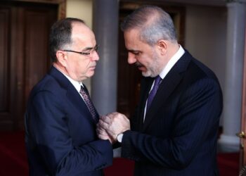 Kreu i shtetit Begaj pret ministrin e Jashtëm të Turqisë: Marrëdhëniet shqiptaro-turke janë të një rëndësie strategjike