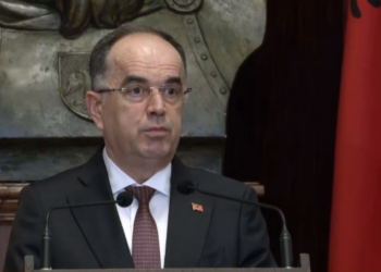 Presidencë/ Begaj, mesazh deputetëve: Komunikoni, jo përplasje fizike në shtëpinë e demokracisë