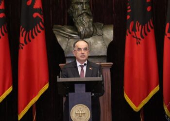 E plotë/ Iu bllokua fjala në Kuvend, presidenti Begaj: Interesat partiake po pengojnë vendin