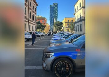 Ekspozohen para MB/ ‘Bishat’ e blinduara me vlerë 100 mijë euro që u janë sekuestruar grupeve kriminale, i kalojnë Policisë së Shtetit