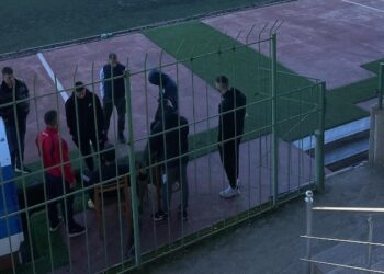 Emrat/ Goditën me grushte futbollistin e ekipit të tyre, arrestohen dy trajnerët e Butrintit