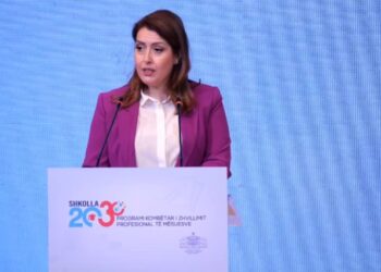 Manastirliu: Brenda 2024, trajnohen 4 mijë mësues të arsimit fillor