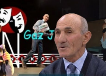 Siguron jetën përmes shitjes së gazetave, aktori lezhian surprizon bashkëqytetarët me koncert në 61-vjetorin e tij