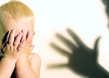 E rëndë/ Njerku dhunon barbarisht 4-vjeçarin, i mituri dërgohet pa ndjenja në spital. Futet në intubim