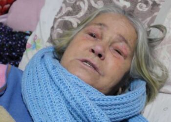 “S’ka kush më sjell një gotë ujë”, 71-vjeçarja e paralizuar, 17 vite pa parë fëmijët