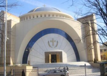 Kisha Orthodhokse kundër martesës mes homoseksualëve: E panatyrshmja nuk bëhet e natyrshme