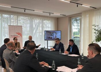 Kriza në industrinë fasone, Rama takim me përfaqësuesit: Garanci sovrane për investime në teknologji