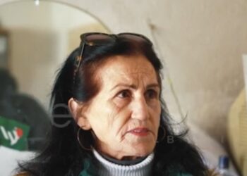 Rrëfimi i elektriçistes: Nëna më braktisi të vogël, më akuzoi pse e kërkova