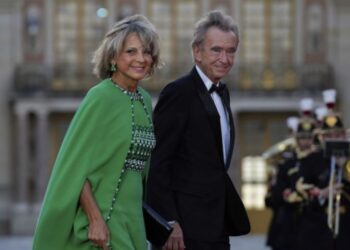 Vlen 208 mld $| CEO i Louis Vuitton kalon Musk në listën e më të pasurve të Forbes