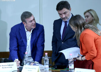 Reforma Zgjedhore / Gjiknuri e Alibeaj për “Zërin e Amerikës”: Çdo parti parlamentare i ka përfaqësuesit e vet në Komision
