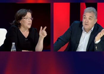 Gjata: PD po shkon drejt bashkimit. Gjikondi: Pse nuk vjen Gaz Bardhi poshtë ballkonit të Berishës?