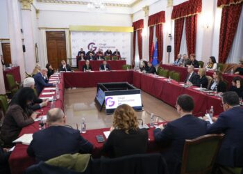 Zbardhen diskutimet në PS, Çuçi-deputetëve: Rritje cilësore të debateve në Kuvend dhe pjesëmarrje aktive