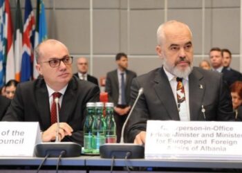 Rama zbulon se ministri i Jashtëm i është nënshtruar operacionit, tregon mesazhin që i dërgoi