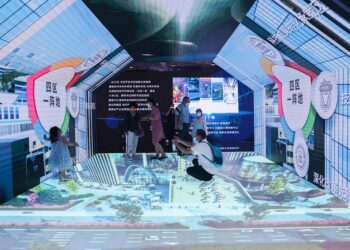 Kina vendos objektiva për zhvillimin e “industrive të ardhme”