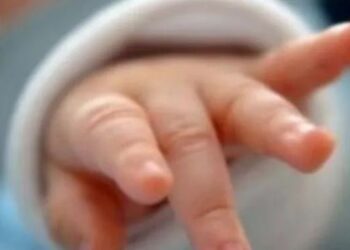 Bebet fatsjellëse/ Në Fier foshnja e parë e vitit është djalë