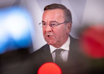 Luftë në Evropë? Ministri gjerman i Mbrojtjes: Duhet të përgatitemi për t’u mbrojtur nga Rusia