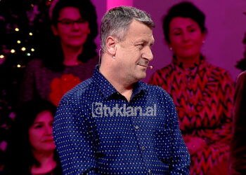 “Je e falur për çdo gjë”, pas 50 vitesh mëson kush është nëna e tij biologjike. Ka dhe një motër në…!
