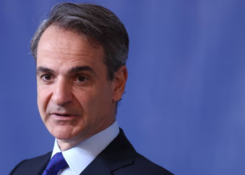 Mitsotakis pranon martesat të së njëjtit seks, revoltohet kisha greke