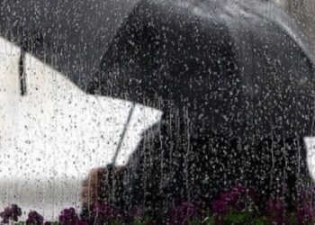 Temperaturat do rriten lehtë, por do na shoqërojë edhe shiu gjatë kësaj jave, kur nisin reshjet e dëborës