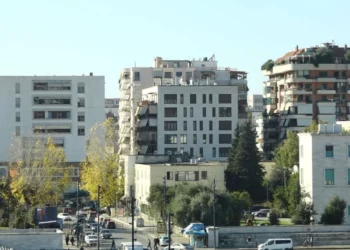 Problematikat e sigurisë në pallate/ Nga mungesa e sensorëve të tymit te mungesat e daljeve emergjente