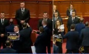 Opozita bllokon foltoren e bën zhurmë, pengon presidentin Begaj të mbajë fjalën në Kuvend