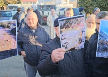 Shkodër/ Banorët e Postribës dalin në protestë: Guroret po na dëmtojnë ujësjellësin dhe kullotat