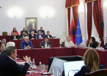 Mblidhet Grupi Parlamentar i PS, deputetët marrin ‘porositë’ e fundit para seancës plenare