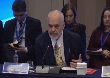 Rama në Shkup: Të afrohemi sa më shumë me BE! Derisa të na aderojë, të aderohemi vetë ne
