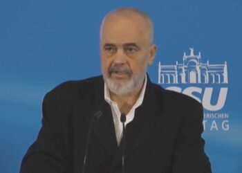 LIVE/ Rama nga Bavaria: Shqipëria s’është zgjidhja për emigracionin ilegal, jemi të vegjël