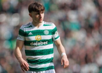 Djali i legjendës/ Roko Vata shkëlqen te Celtic, klubet e mëdha të Europës e vëzhgojnë