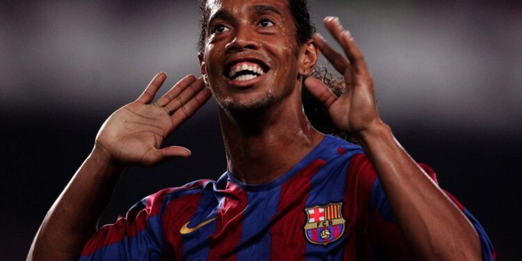 Bildnummer: 01732795  Datum: 27.09.2005  Copyright: imago/Ulmer
Ronaldinho (FC Barcelona) - Torjubel - PUBLICATIONxNOTxINxITAxNED; Vdig, quer, close, Aufmacher, Jubel, jubeln, Champions League 2005/2006, FC Barcelona, Barca Barcelona Freude, Begeisterung, Fußball EC 1 Herren Mannschaft Spanien Einzelbild optimistisch Aktion Werbemotiv Personen