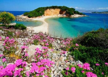 Media italiane “Latitudes”: Vizitoni Shqipërinë, destinacioni magjepsës ku shpenzohet pak