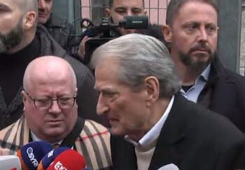 VIDEO / E pyeti për dhëndrin, Berisha i hakërrehet gazetares: Po s’të pëlqeva ik! Kujdes me mua…