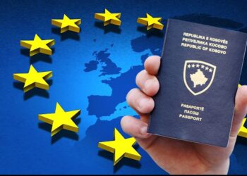 Serbët “kthejnë pllakë” pas liberalizimit të vizave, dhjetëfishohen aplikimet për pasaportën e Kosovës