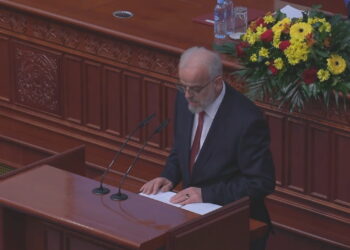 Me 65 vota pro dhe 3 kundër, Kuvendi i RMV zgjedh qeverine teknike dhe Xhaferin në krye të saj, bojkoton opozita shqiptare