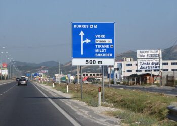 Zgjerimi i autostradës Tiranë-Durrës/ Zv.kryeministrja: Do bëhet me 4 korsi, bizneset do shpronësohen