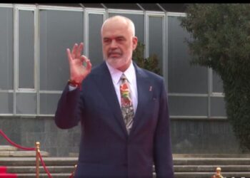 ‘Kush është Becchetti?’, Rama replika me gazetarin italian: Zero para do të marrë