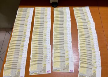 Arrestohen në Prizren 4 shqiptarë, iu gjenden mijëra euro të falsifikuara në makinë