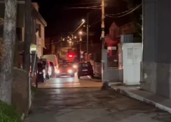 Goditen tre raste të armëmbajtjes pa leje dhe shitjes së drogës, Balla: Pres të tjera rezultate në luftën kundër krimit të organizuar