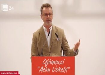 Përurohet shkolla “Asim Vokshi”, ambasadori i BE: Investimi në arsim rrit kapitalin njerëzor të kualifikuar