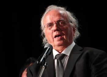 INTERVISTA/ Pëllumb Kulla: Nuk do ta quaja intelektual atë artist që jeton në një vakum apolitik