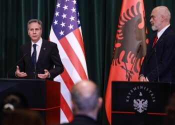 Ambasada e SHBA zbardh takimet e Blinken në Tiranë: Nevojitet forcimi i reformës së pavarur në drejtësi