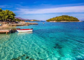“Express”: Shqipëria ka gjithçka që një turist mund të dëshirojë për pushime