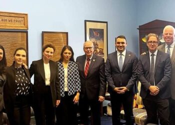 Këlliçi dhe Alizoti udhëtojnë deri në Washington për të dalë foto me vajzën e… Ilir Metës