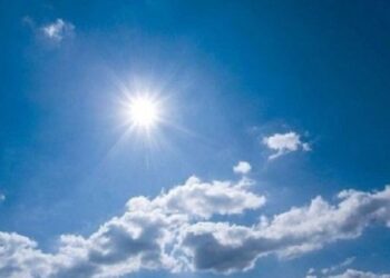 Dita e sotme me diell, ngrica dhe akull. Temperaturat me rënie