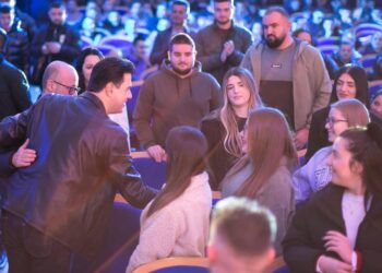 “Bëhuni gati!”, Basha u premton të rinjve: Do t’ju çoj drejt një të ardhmeje të paparë!