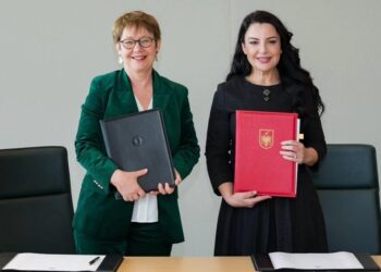 Hekurudha Vorë-Hani i Hotit, Shqipëria nënshkruan marrëveshjen me BERZH-in