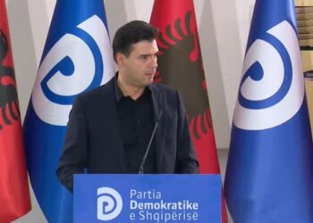 Basha ‘thumbon’ Berishën: Të tmerruar, mundohen ta fusin debatin në rrugicat pa krye të sharjeve dhe fyerjeve